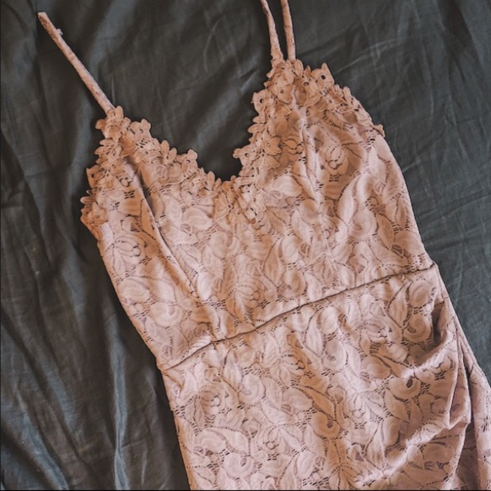 Pink/Mauve Lace Bodycon Dress